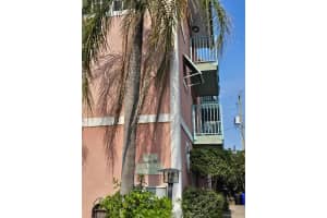 4640 Bougainvilla Dr APT 4, Lauderdale-By-The-Sea, FL 33308, Sold 10/08/24