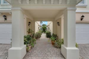 403 Capistrano Dr, Palm Beach Gardens, FL 33410, Sold 08/07/24
