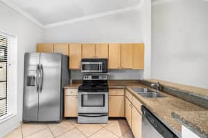 2700 S Oakland Forest Dr APT 606, Oakland Park, FL 33309, Sold 07/25/24