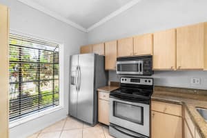 2700 S Oakland Forest Dr APT 606, Oakland Park, FL 33309, Sold 07/25/24
