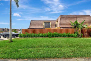 892 Springdale Cir, Palm Springs, FL 33461, Sold 06/14/24