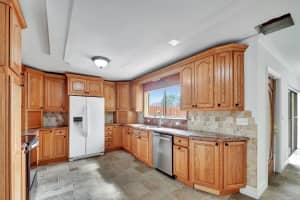 892 Springdale Cir, Palm Springs, FL 33461, Sold 06/14/24
