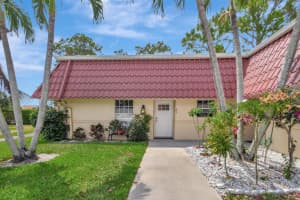 664 Marlboro Oval, Lake Worth, FL 33467 Sold 09/23/24