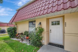 664 Marlboro Oval, Lake Worth, FL 33467 Sold 09/23/24