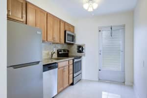 728 Ridge Road 21, Lantana, FL 33462 Sold 02/28/25