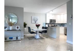 236 Pine Hov Circle D-1, Greenacres, FL 33463 Sold 07/11/24