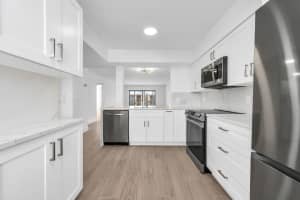 7290 Kinghurst Dr APT 604, Delray Beach, FL 33446, Sold 07/10/24