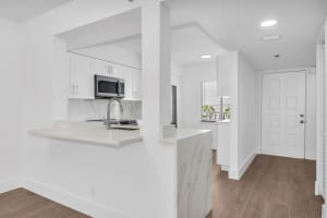 7290 Kinghurst Dr APT 604, Delray Beach, FL 33446, Sold 07/10/24