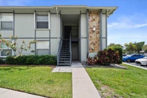 8163 SE Croft Cir Apt C-10, Hobe Sound, FL 33455, Sold 10/08/24