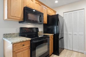 8163 SE Croft Cir Apt C-10, Hobe Sound, FL 33455, Sold 10/08/24