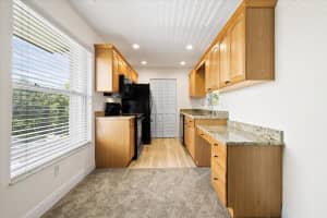 8163 SE Croft Cir Apt C-10, Hobe Sound, FL 33455, Sold 10/08/24