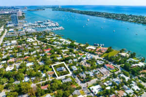 233 33rd Street, West Palm Beach, FL 33407 Sold 09/30/24