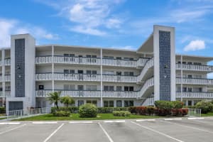 2103 Oakridge V, Deerfield Beach, FL 33442 Sold 11/22/24