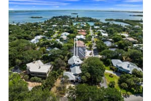 12 Oakwood Drive, Sewalls Point, FL 34996 Sold 10/02/24