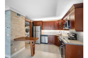 1106 Green Pine Boulevard E2, West Palm Beach, FL 33409 Sold 10/09/24