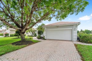 8712 Grassy Isle Trail, Lake Worth, FL 33467 Sold 09/26/24