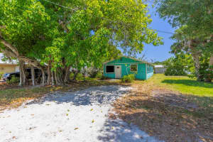 801 SE Central Avenue, Stuart, FL 34994 Sold 12/06/24