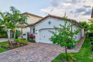 11818 SW 13th Court, Pembroke Pines, FL 33025 Sold 09/06/24