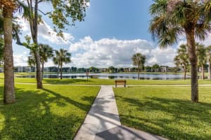 5100 Las Verdes Circle 121, Delray Beach, FL 33484 Sold 07/31/24
