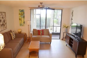 5100 Las Verdes Circle 121, Delray Beach, FL 33484 Sold 07/31/24