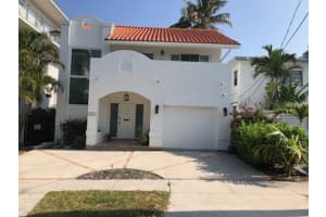 351 Desoto Street, Hollywood, FL 33019 Sold 03/06/25