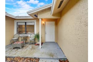 9841 Spanish Isles Drive, Boca Raton, FL 33496 Sold 07/08/24