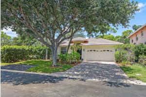 121 Hidden Hollow Drive, Palm Beach Gardens, FL 33418 Sold 11/20/24