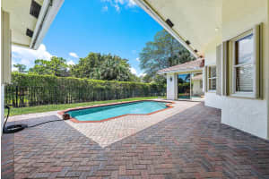 121 Hidden Hollow Drive, Palm Beach Gardens, FL 33418 Sold 11/20/24