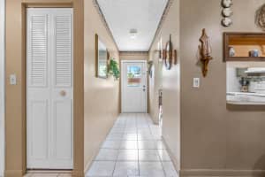 684 Marlboro Oval, Lake Worth, FL 33467 Sold 08/06/25