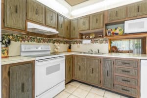 684 Marlboro Oval, Lake Worth, FL 33467 Sold 08/06/25