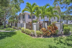 390 Prestwick Circle 1, Palm Beach Gardens, FL 33418 Sold 10/25/24