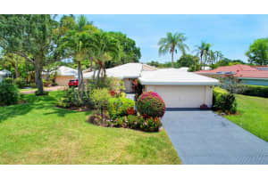 17 Estate Drive, Boynton Beach, FL 33436 Sold 09/05/24