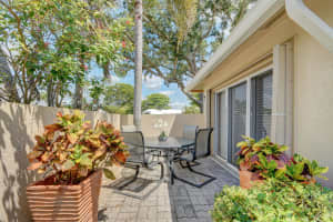 17 Estate Drive, Boynton Beach, FL 33436 Sold 09/05/24