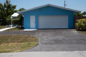 4017 NE 18th Avenue, Oakland Park, FL 33334 Sold 11/25/24