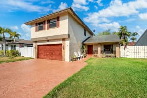 721 Briarwood Terrace, Davie, FL 33325 Sold 07/19/24