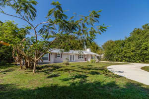 905 E Easy Street, Fort Pierce, FL 34982 Sold 07/24/24