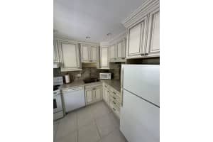 23 Abbey Lane 202, Delray Beach, FL 33446 Sold 10/25/22