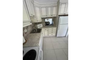 23 Abbey Lane 202, Delray Beach, FL 33446 Sold 10/25/22