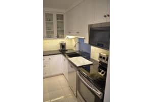 5280 Las Verdes Circle 121, Delray Beach, FL 33484 Sold 03/21/25