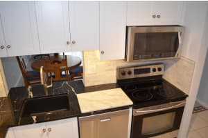 5280 Las Verdes Circle 121, Delray Beach, FL 33484 Sold 03/21/25