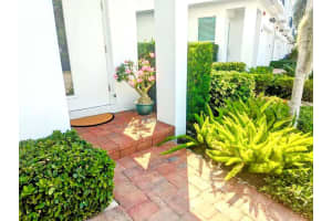 2900 NE 12th Terrace 32, Oakland Park, FL 33305 Sold 10/30/24