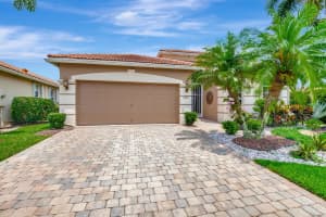 6648 Via Bellini, Lake Worth, FL 33467 Sold 08/21/24