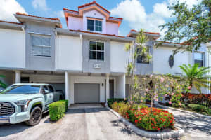 2018 Alta Meadows Lane 405, Delray Beach, FL 33444 Sold 07/15/24