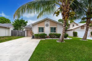 6025 Strawberry Lakes Circle, Lake Worth, FL 33463 Sold 07/29/24