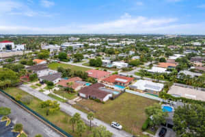 2415 NE 35th Drive, Fort Lauderdale, FL 33308 Sold 02/10/25