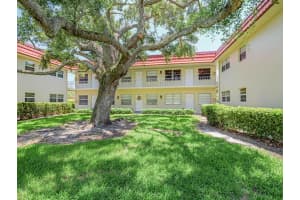 16 Vista Palm Lane 105, Vero Beach, FL 32962 Sold 07/25/24