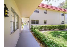 16 Vista Palm Lane 105, Vero Beach, FL 32962 Sold 07/25/24