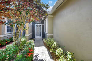 10549 Royal Caribbean Circle, Boynton Beach, FL 33437 Sold 09/03/24