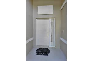 10549 Royal Caribbean Circle, Boynton Beach, FL 33437 Sold 09/03/24