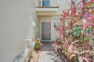 5460 NW 90th Ter Terrace, Sunrise, FL 33351 Sold 08/16/24
